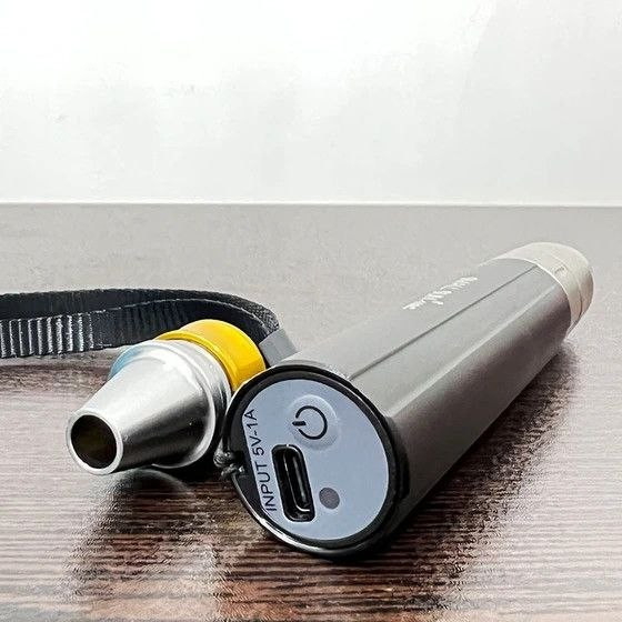 چراغ قوه UV یووی اسمال سان مدل ZY-100C اصلی سهنور با اشعه فرابنفش 365 نانومتر، نور سفید و آفتابی مناسب برای سنگشناسی، تشخیص فلورسانس، بررسی اسکناس و طبیعتگردی